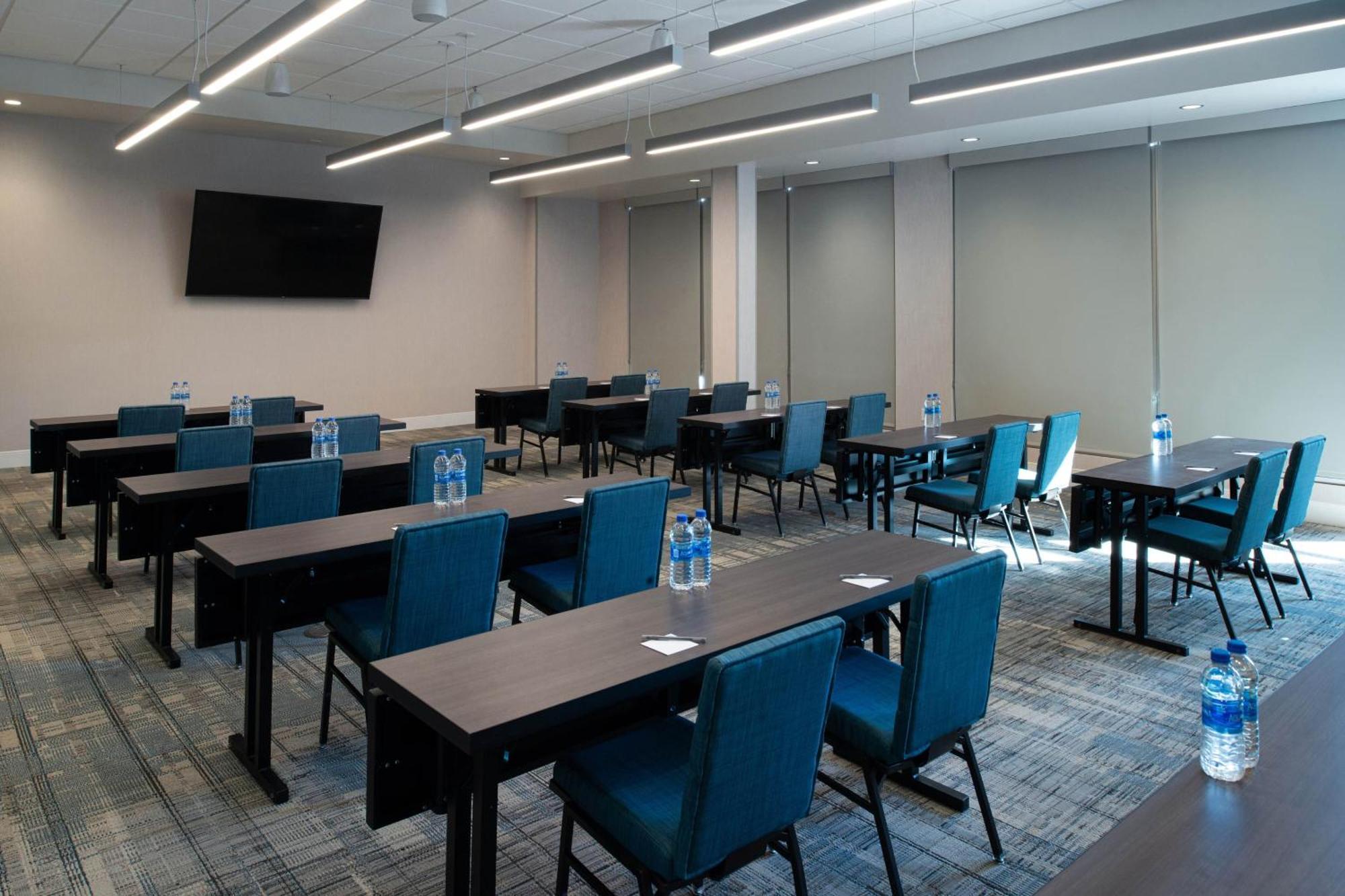 Four Points By Sheraton Kansas City Olathe Exterior photo